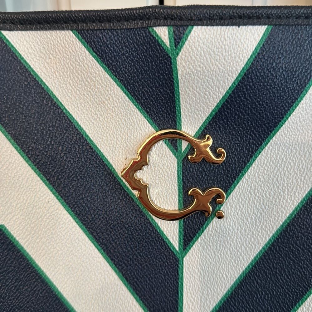 NWT C. Wonder Women’s Navy Green & White Chevron Striped Tote Bag - Picture 2 of 12
